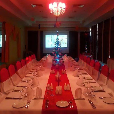 Hotel The Maxim 2025