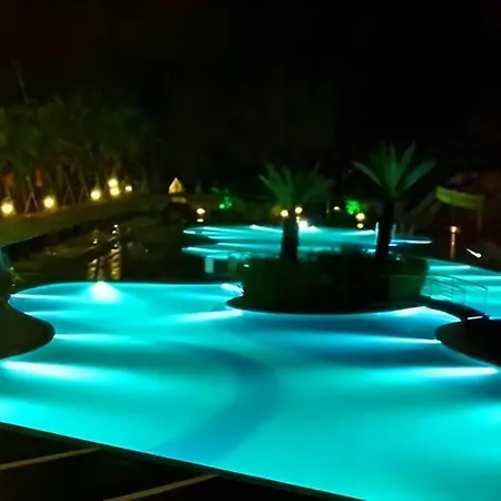 Hotel The Maxim 2025